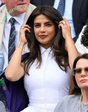 Priyanka Chopra / officialsherlynchopra / priyankachopra nude photo #0225