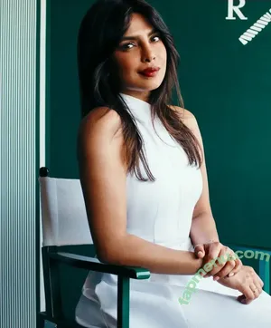 Priyanka Chopra / officialsherlynchopra / priyankachopra nude photo #0232