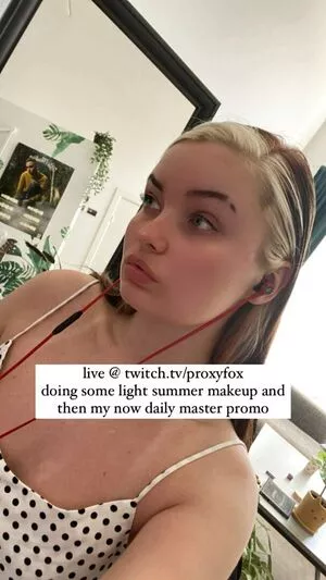 Proxyfox / Amaliuz nude photo #0027
