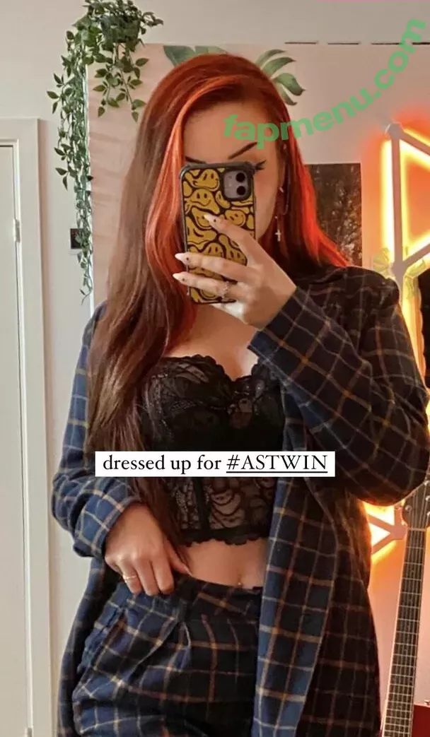Proxyfox nude photo #0106 (Amaliuz)