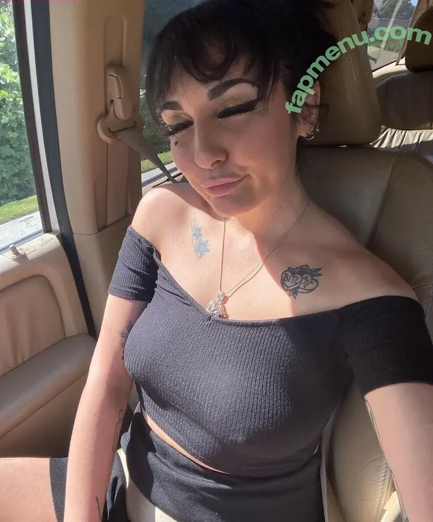 Psychobutcute nude photo #0004 (maryclarebow / psychobutcute666)