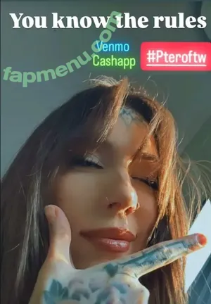Pterodactylsftw / twowheelsandaponytail nude photo #0129