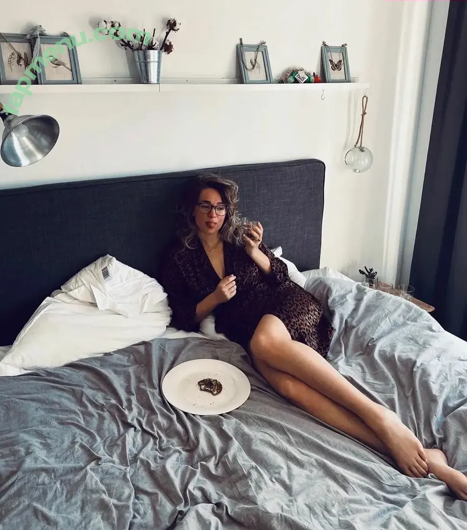 Puck Pomelien nude photo #0008 (Puck Pomelien)