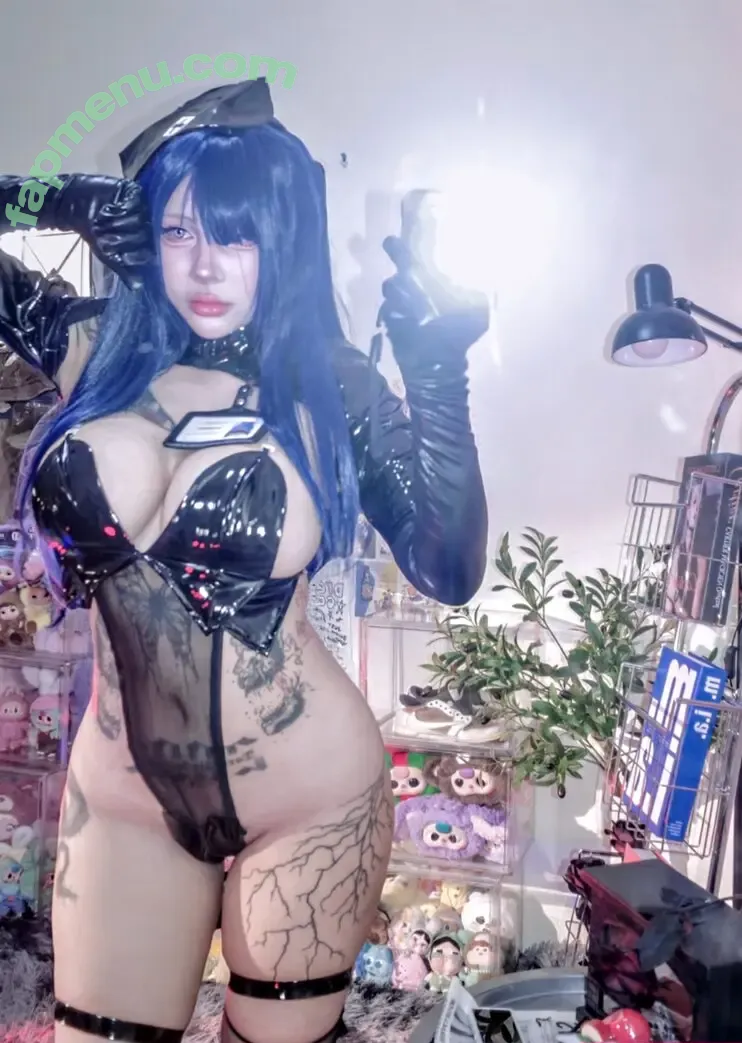q.namii nude photo #0184 (ntatmii / trtxzxm / trtxzxmm)