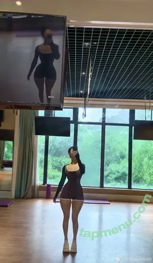 QiaoniuTT / qiaoniu_tt / 俏妞 nude photo #6451