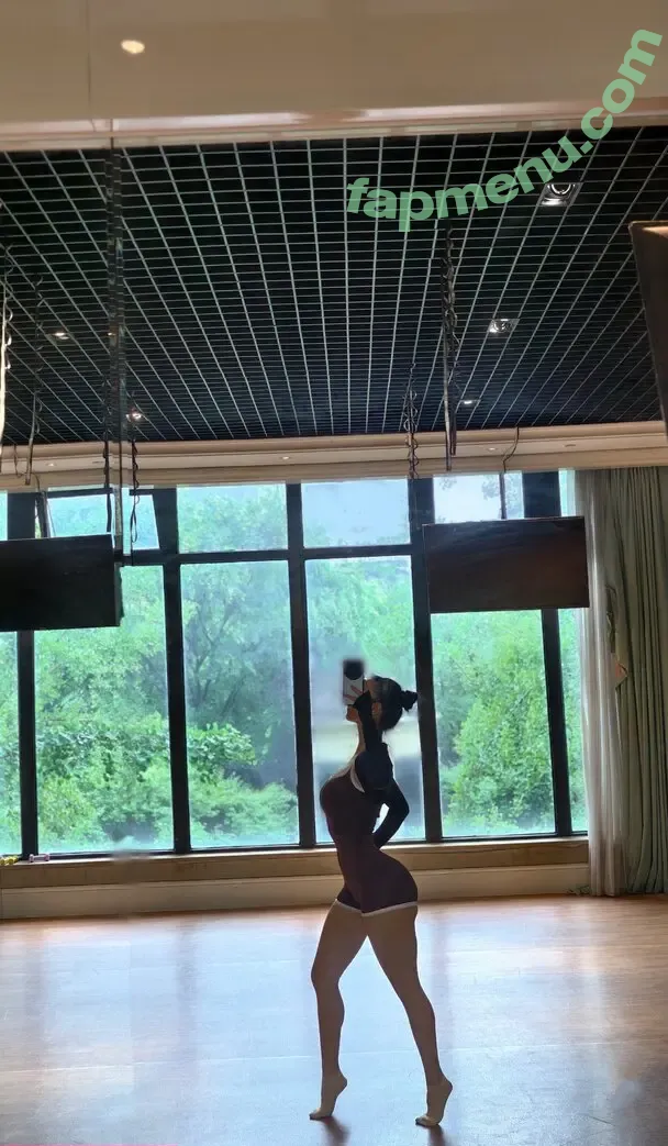 QiaoniuTT nude photo #6446 (qiaoniu_tt / 俏妞)
