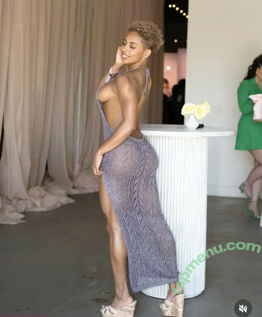 Qimmah Russo nude photo #0068 (qflex_4life / qimmahrusso)