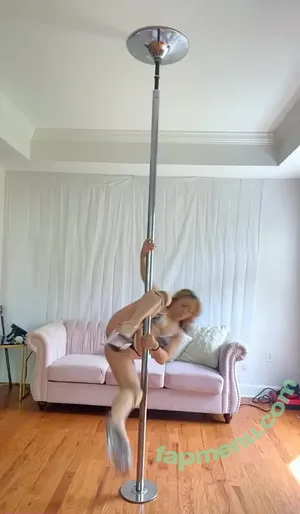 qosmicqueen / cosmicqueen nude photo #0003