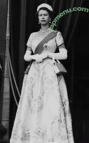 Queen Elizabeth II / theroyalfamily nude photo #0001