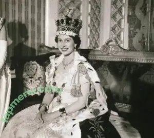 Queen Elizabeth II / theroyalfamily nude photo #0002