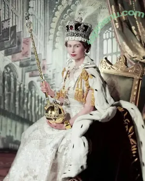 Queen Elizabeth II / theroyalfamily nude photo #0004