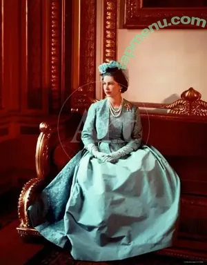 Queen Elizabeth II / theroyalfamily nude photo #0013