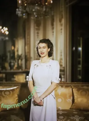 Queen Elizabeth II / theroyalfamily nude photo #0015