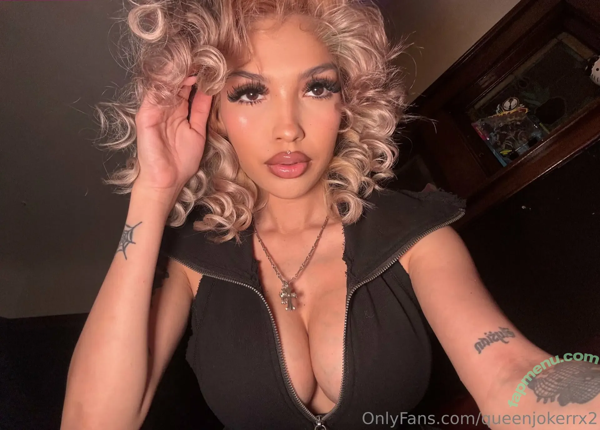 queenjokerrx2 nude photo #0018 (queenjokerrx2)