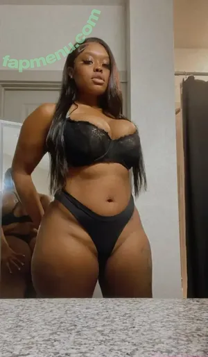 queennstarr / queen___starr nude photo #0002