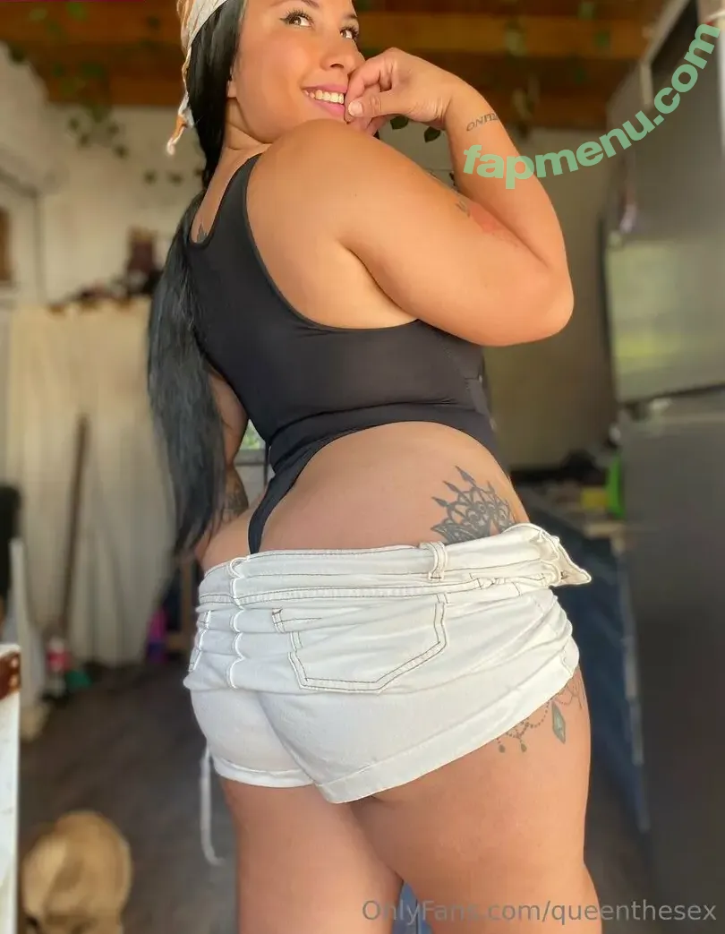 queenthesex nude photo #0004 (yesterdaysgarbage)