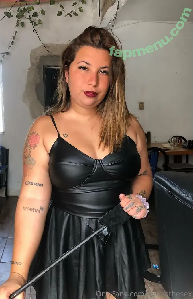 queenthesex nude photo #0034 (yesterdaysgarbage)