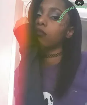 Quennae / queenadwong nude photo #0003