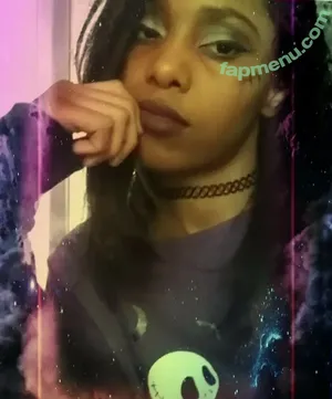Quennae / queenadwong nude photo #0005