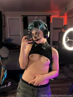 Quinnvincible / Quinn_lewds / quinnvincible_ nude photo #0020