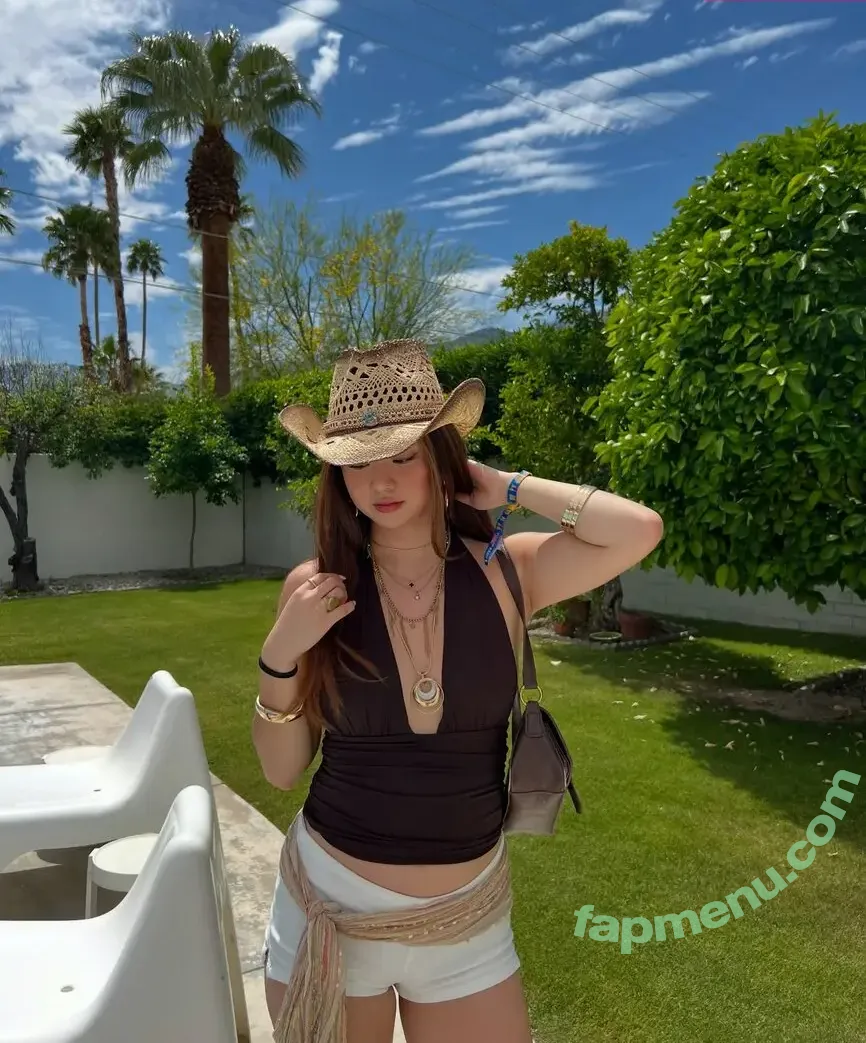 Rachel Huh nude photo #0007 (rachel.huh)