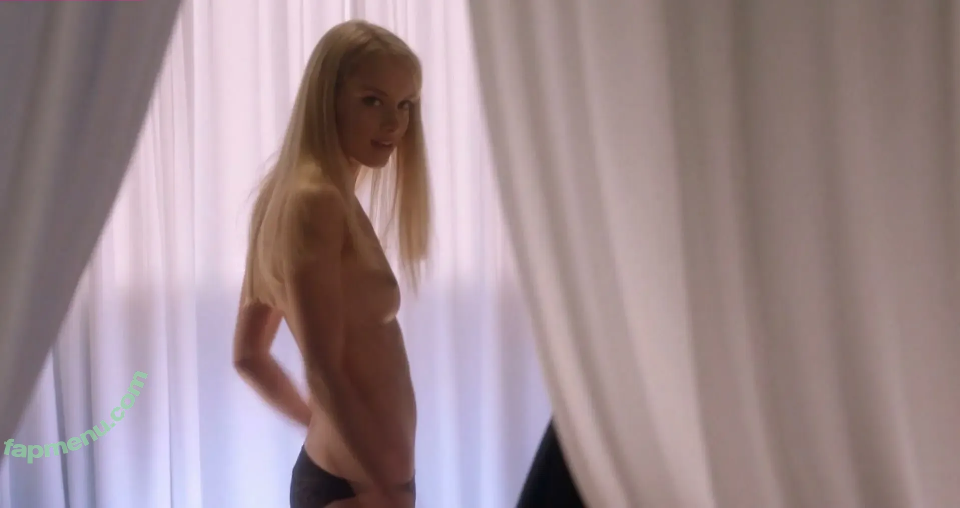 Rachel Skarsten nude photo #0038 (rachieskarsten)