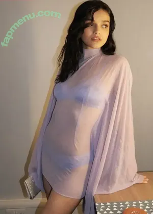 Rachel Zegler / rachelzegler / rachmariexoxo nude photo #1975