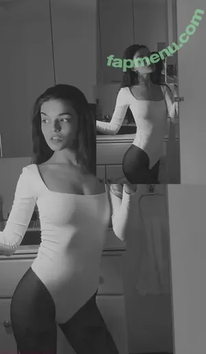 Rachel Zegler / rachelzegler / rachmariexoxo nude photo #1995