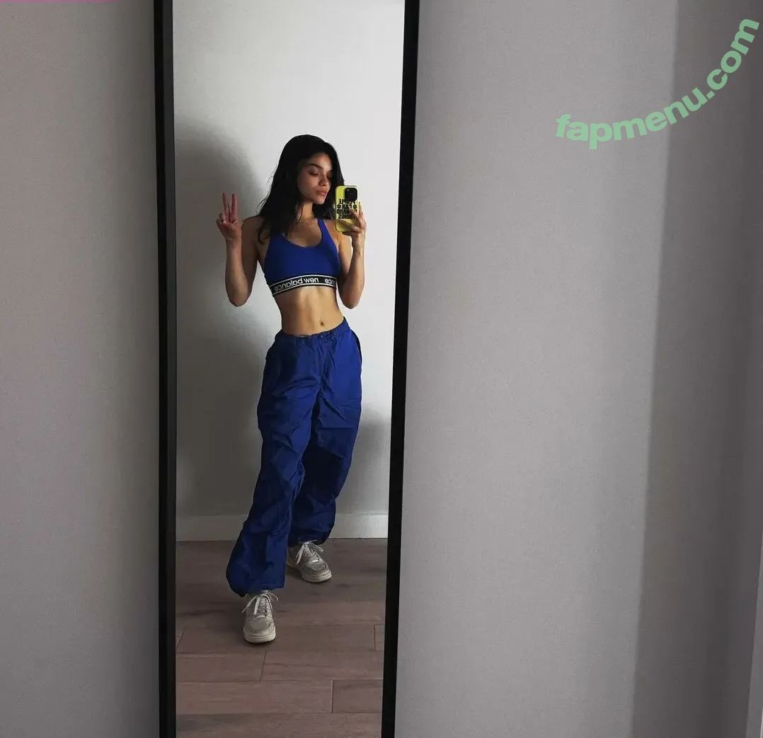 Rachel Zegler nude photo #1997 (rachelzegler / rachmariexoxo)