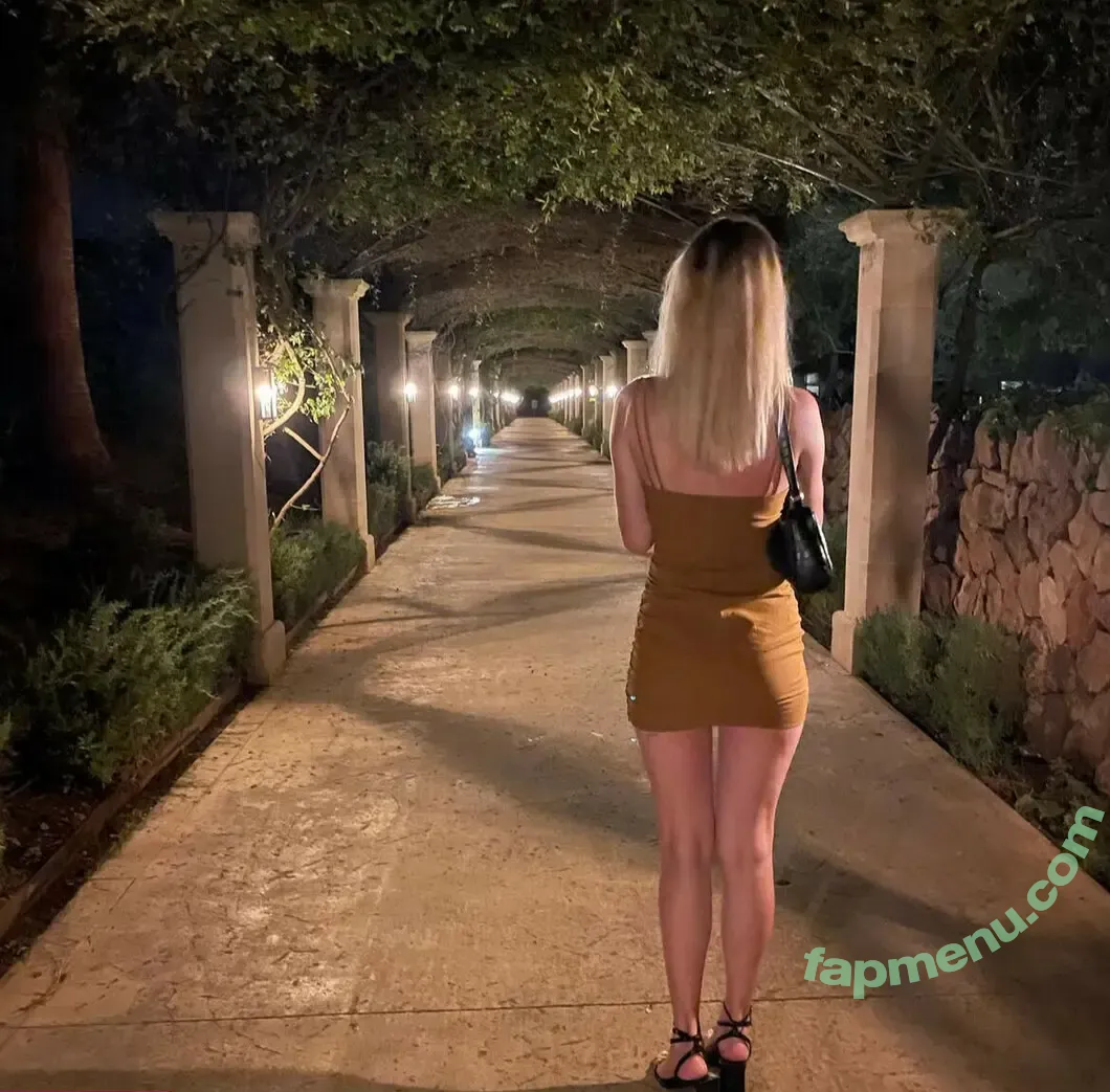 Radhica Isac nude photo #0003 (radhica.isac)