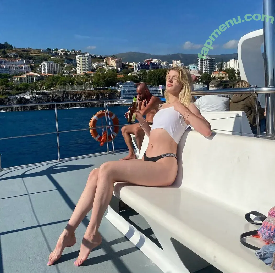 Radhica Isac nude photo #0010 (radhica.isac)