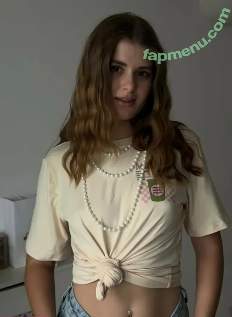 Radhica Isac nude photo #0022 (radhica.isac)