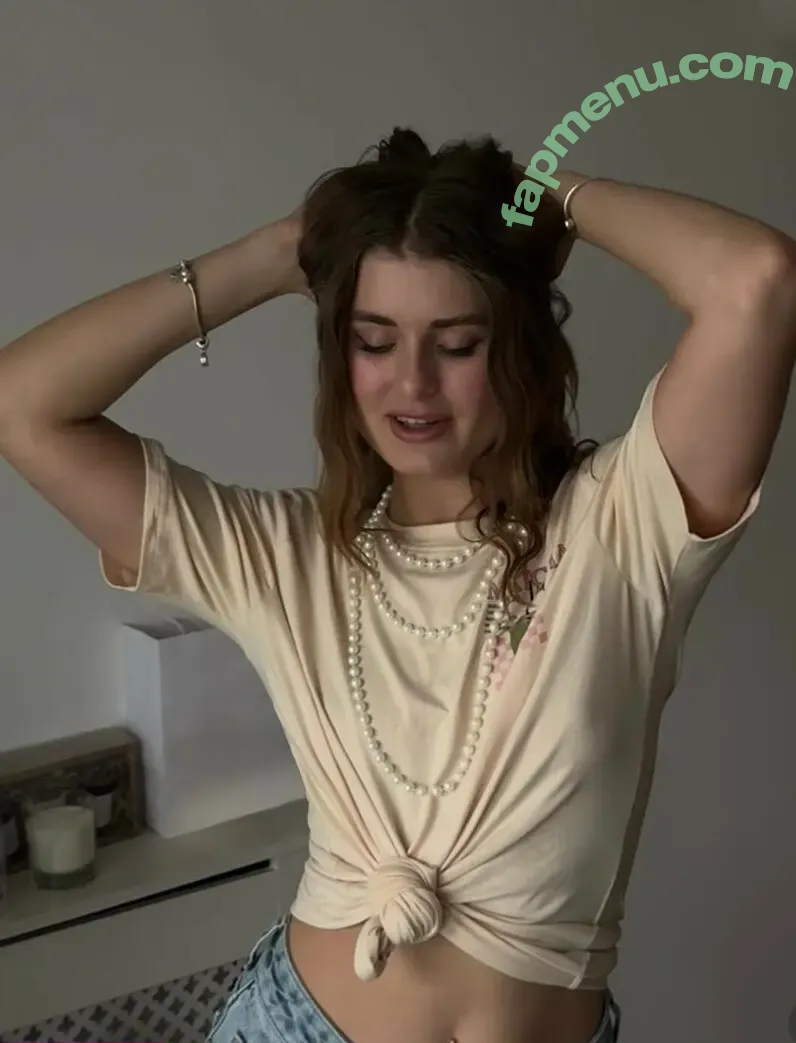 Radhica Isac nude photo #0024 (radhica.isac)