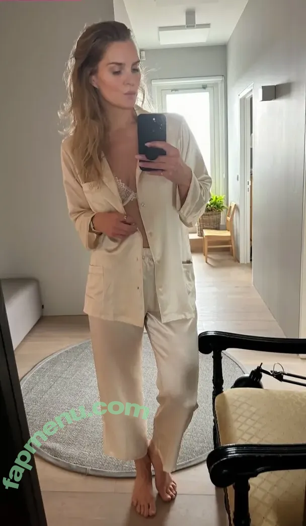 Ragga Ragnars nude photo #0368 (RagnheiÃ°ur RagnarsdÃ³ttir / raggaragnars / ragnarzdrapa)