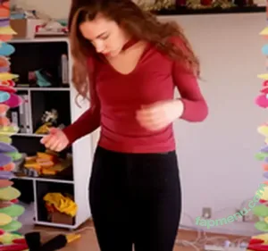 Rapunzel ASMR / rapunzel1333 / rapunzelsasmr nude photo #0006