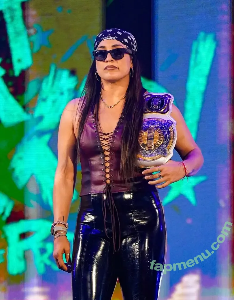 Raquel Rodriguez nude photo #0370 (WWE / drkheartless_error / raquelwwe)