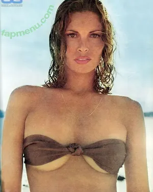 Raquel Welch / therealraquelwelch nude photo #0165