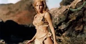 Raquel Welch / therealraquelwelch nude photo #0167