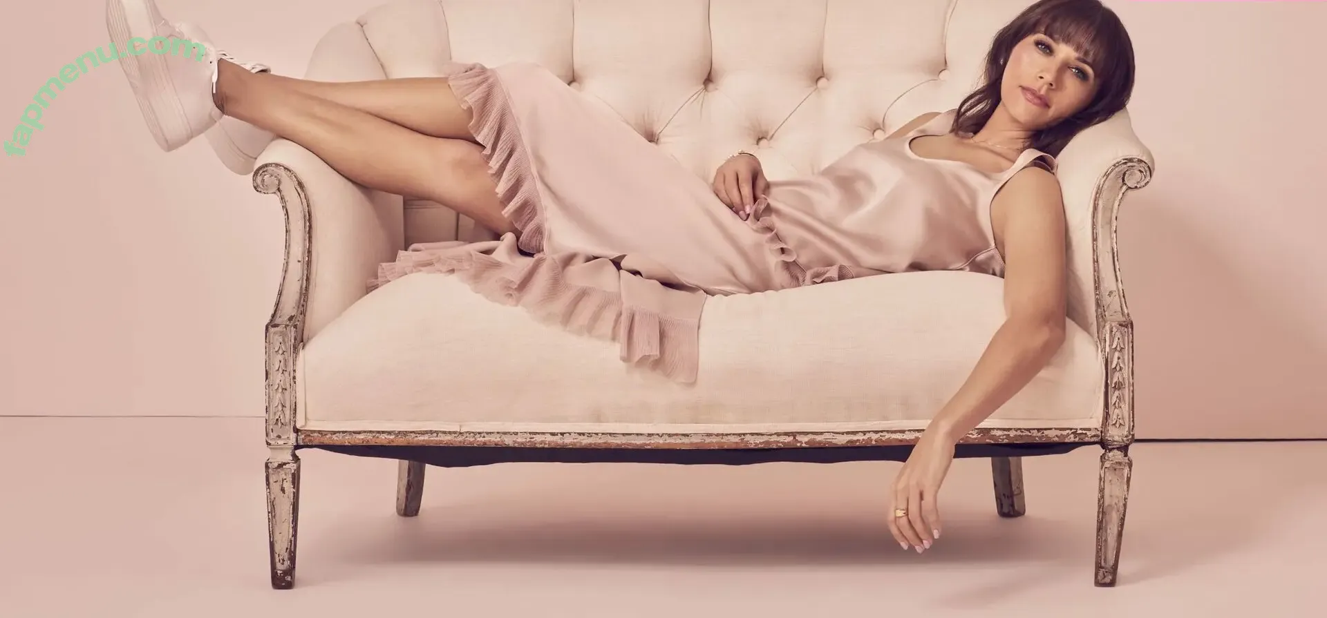 Rashida Jones nude photo #0105 (rashidajones)