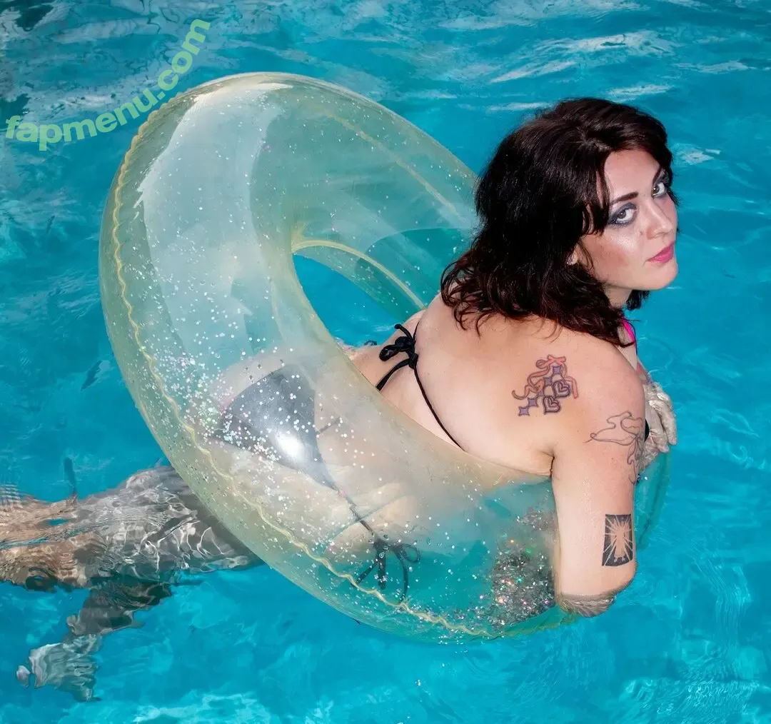 Ravenna Golden nude photo #0004 (ravennagolden)