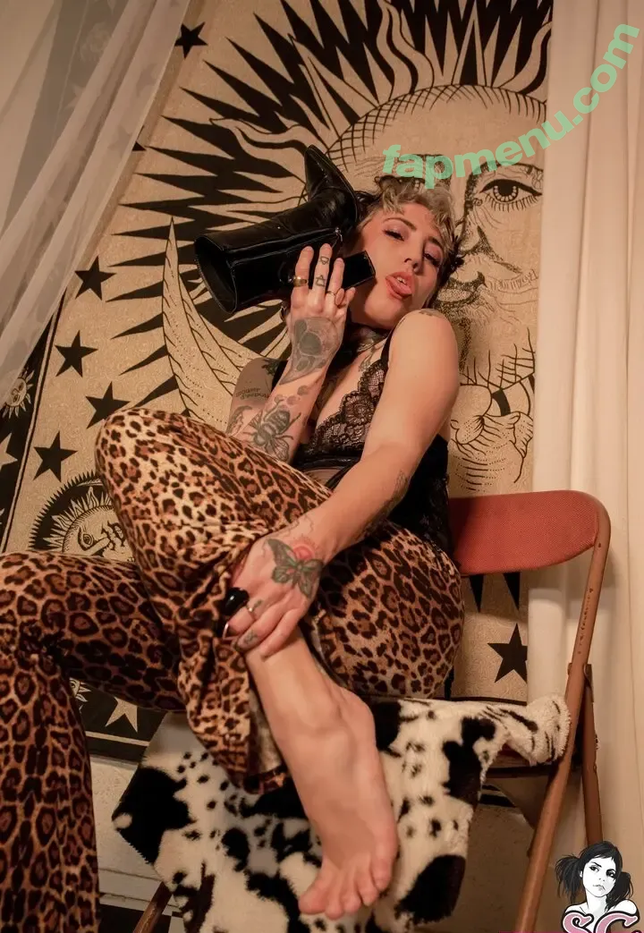 Ravenxaquarius nude photo #0002 (ravenxaqua888)