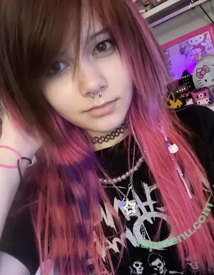 Rawrrot / Glittrkitti nude photo #0001