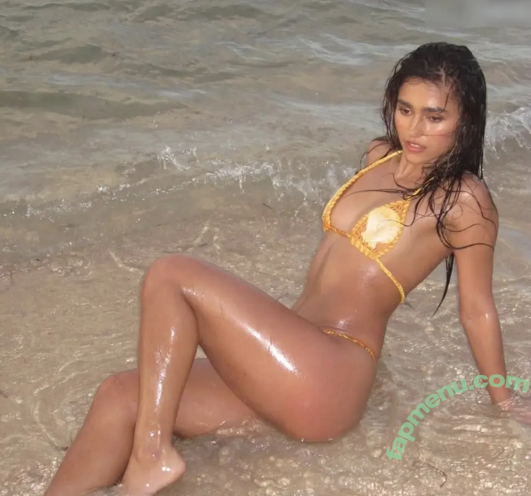 Rayna Vallandingham nude photo #0143 (raynavallandingham)