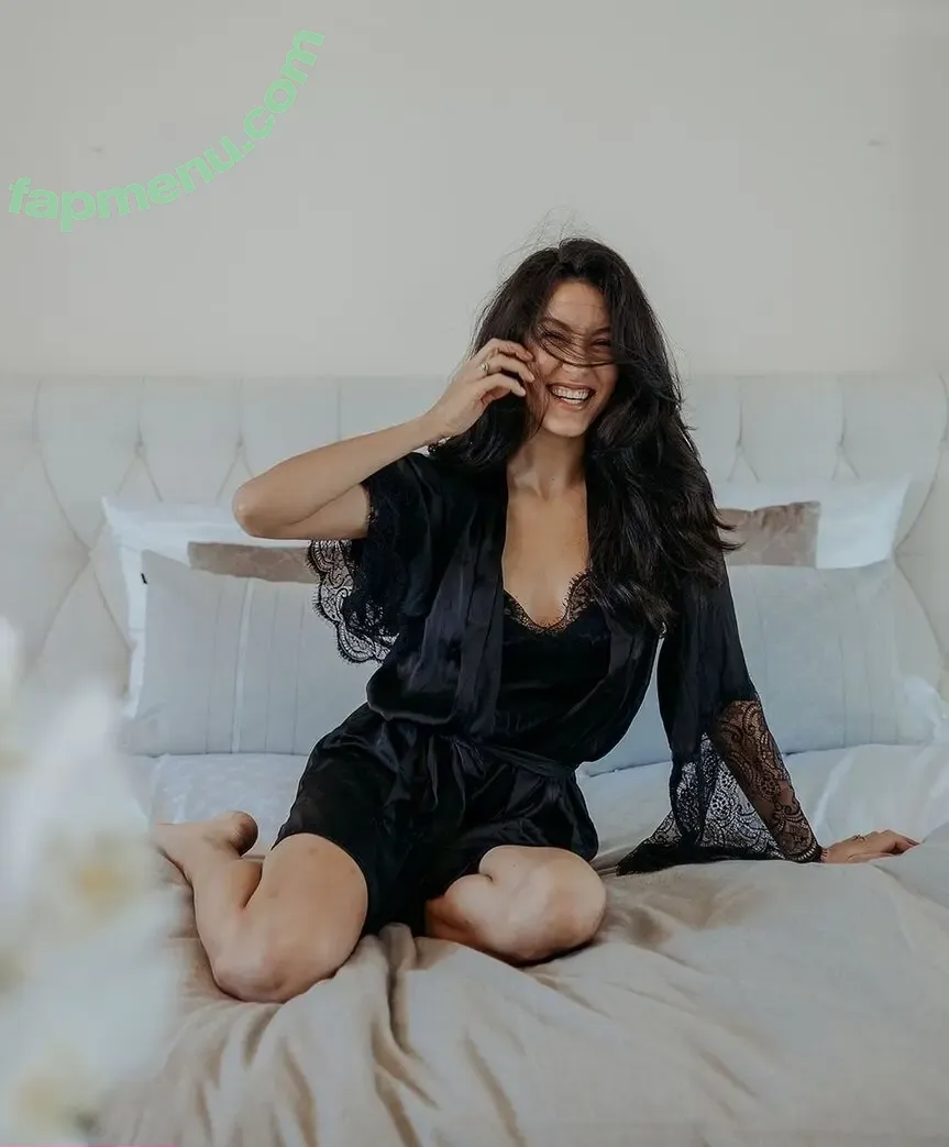 Rebecca Mir nude photo #0102 (sarahtoninx9_)