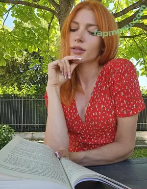  nude photo #0007