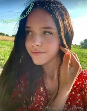redheadevelyn / yourredheadevelyn nude photo #0068