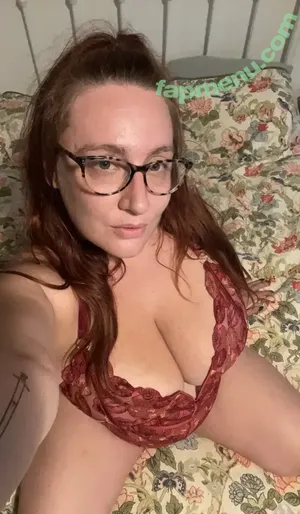 RefashionedHippie / ChicksWithFics nude photo #0029
