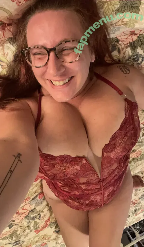 RefashionedHippie nude photo #0030 (ChicksWithFics)