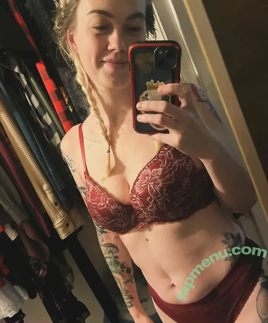 Regan Meek nude photo #0024 (kychick95 / regan2013)