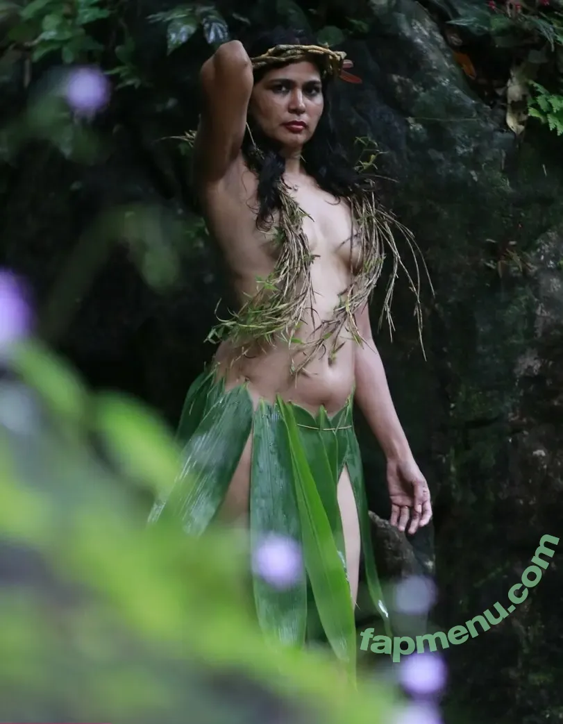Rehana Fathima nude photo #0003 (RehanaFathima / rehanafathimaas)